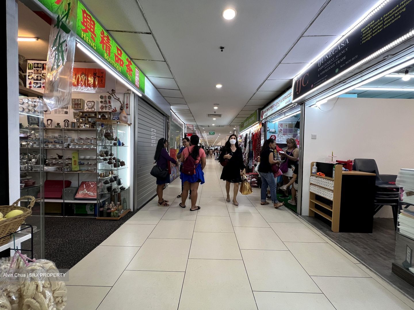 Lucky Plaza (D9), Retail #495208731